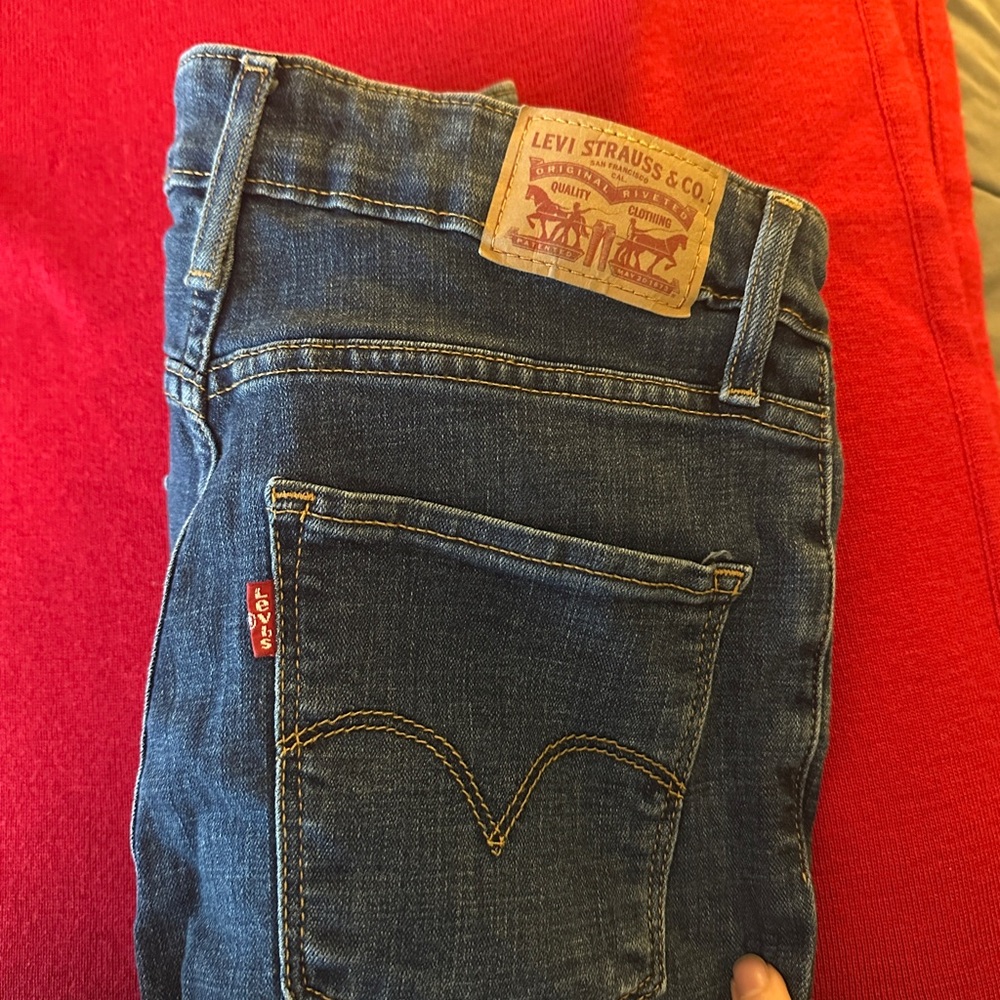 Levi high rise skinny jean